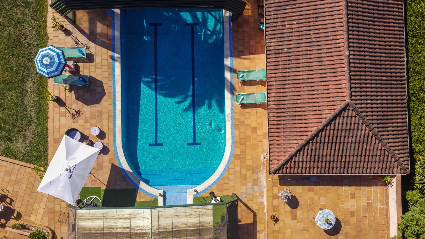 Vivienda unifamiliar en La Bilbaina, vista cenital de la piscina